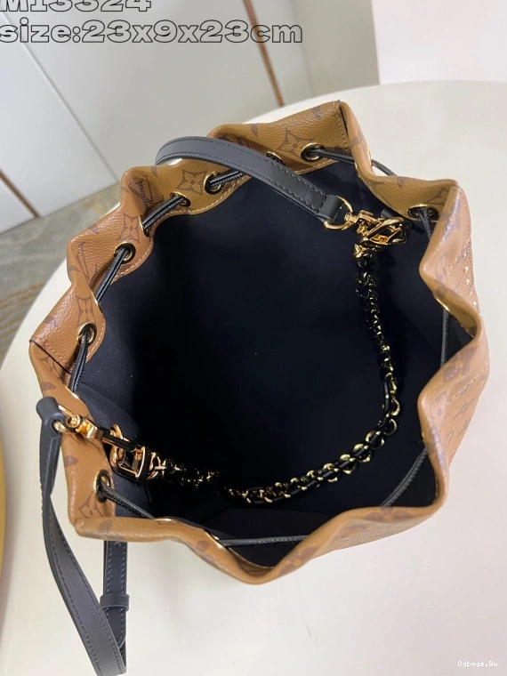 Trunk Louis Vuitton Noé PM 0402